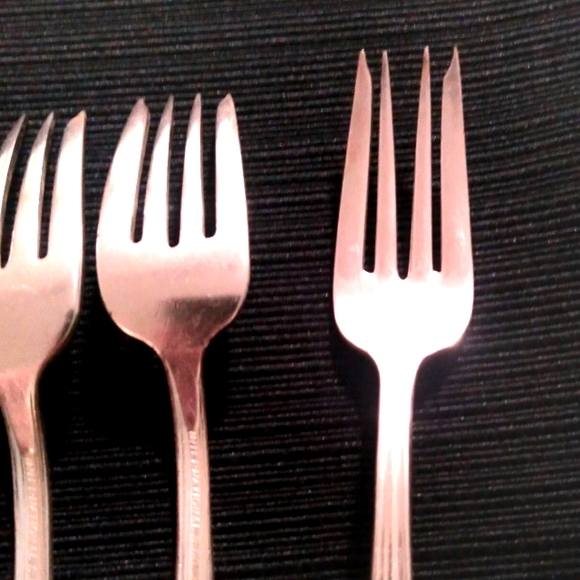 Vintage Westward Ho Phoenix - 11 Silver Salad/Dessert Forks - Picture 3 of 5